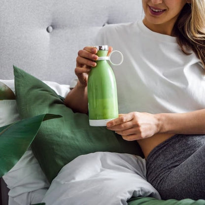 Best-Selling Portable Juicer | Fresh Juice Anytime, Anywhere!